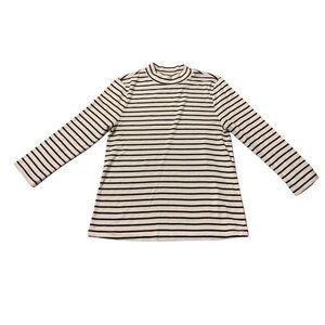 cupcakes & cashmere | Quarter Sleeve Black & White Stripe Top Size XS